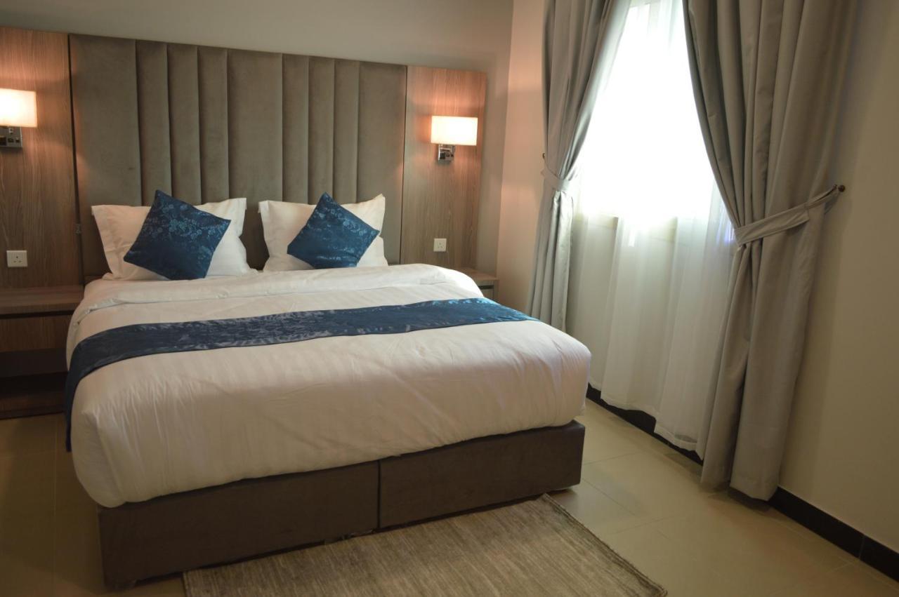 Terrace View 3 - Hotel Apartments Dammam Exterior foto